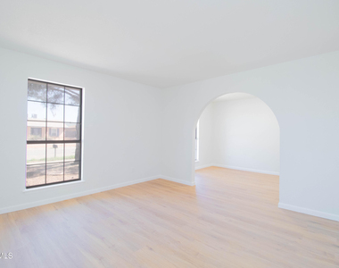 11240 Warcloud Avenue - Photo Thumbnail 1