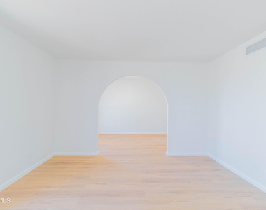 11240 Warcloud Avenue - Photo Thumbnail 13