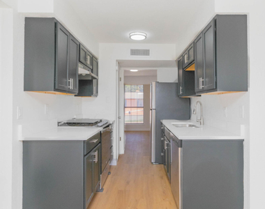 11240 Warcloud Avenue - Photo Thumbnail 17