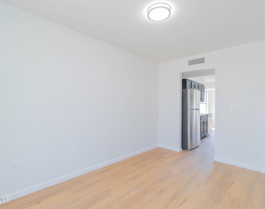 11240 Warcloud Avenue - Photo Thumbnail 14