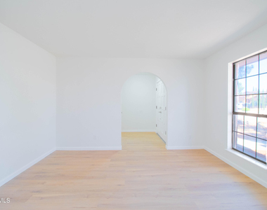 11240 Warcloud Avenue - Photo Thumbnail 12