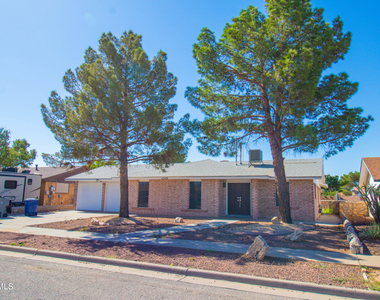 11240 Warcloud Avenue - Photo Thumbnail 6