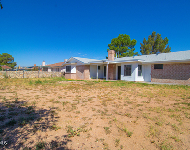 11240 Warcloud Avenue - Photo Thumbnail 4