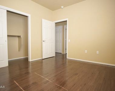 8685 N Loop Drive - Photo Thumbnail 11