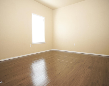 8685 N Loop Drive - Photo Thumbnail 10