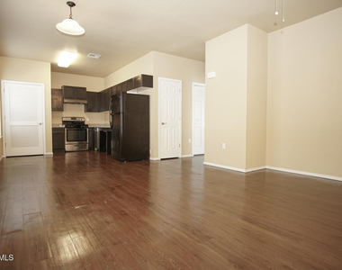 8685 N Loop Drive - Photo Thumbnail 1