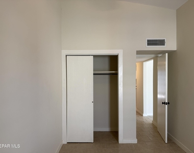 10642 Cuatro Vistas Drive - Photo Thumbnail 13