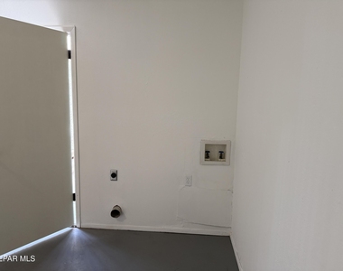 10642 Cuatro Vistas Drive - Photo Thumbnail 4