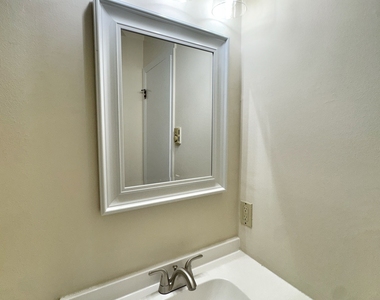 24 Ferris Avenue - Photo Thumbnail 8