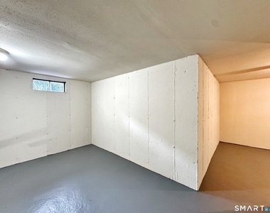 24 Ferris Avenue - Photo Thumbnail 14