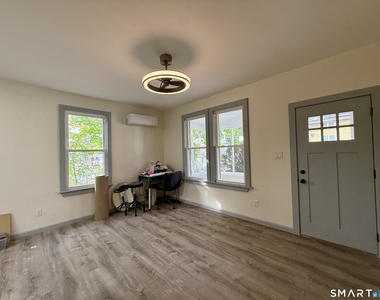 22 Hawthorne Avenue - Photo Thumbnail 4