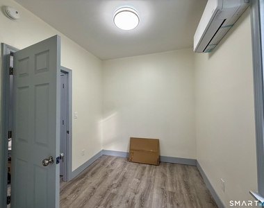 22 Hawthorne Avenue - Photo Thumbnail 6