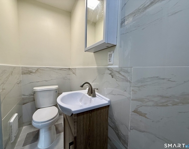 22 Hawthorne Avenue - Photo Thumbnail 17