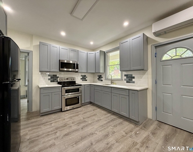 22 Hawthorne Avenue - Photo Thumbnail 1