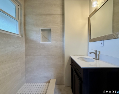 22 Hawthorne Avenue - Photo Thumbnail 9