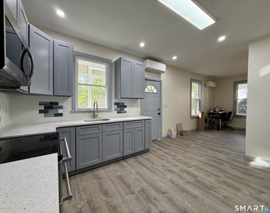 22 Hawthorne Avenue - Photo Thumbnail 2
