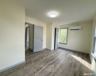 22 Hawthorne Avenue - Photo Thumbnail 15