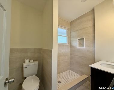 22 Hawthorne Avenue - Photo Thumbnail 8