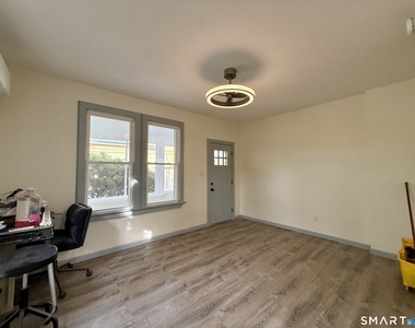 22 Hawthorne Avenue - Photo Thumbnail 5