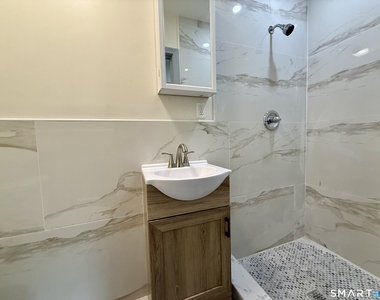 22 Hawthorne Avenue - Photo Thumbnail 18