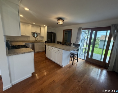 21 Stevens Street - Photo Thumbnail 5