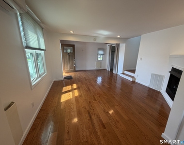 21 Stevens Street - Photo Thumbnail 4
