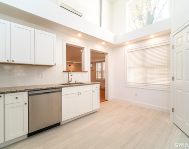 1154 Poquonnock Road - Photo Thumbnail 3