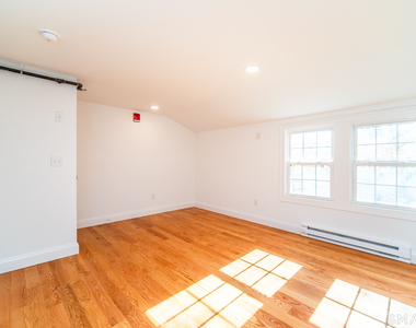 1154 Poquonnock Road - Photo Thumbnail 11