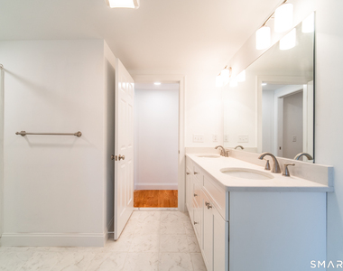 1154 Poquonnock Road - Photo Thumbnail 9