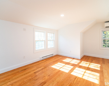 1154 Poquonnock Road - Photo Thumbnail 10