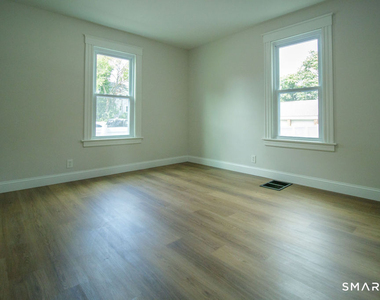 396 Chestnut Street - Photo Thumbnail 8