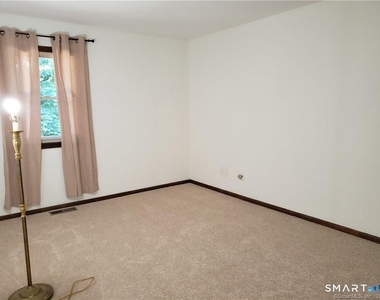 375 Glendale Avenue - Photo Thumbnail 4