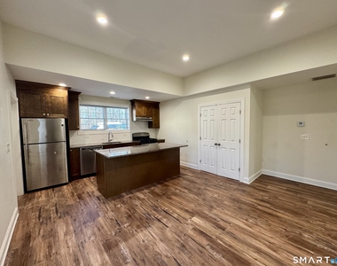 950 Lindley Street - Photo Thumbnail 7