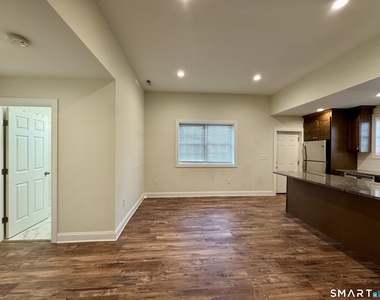 950 Lindley Street - Photo Thumbnail 8