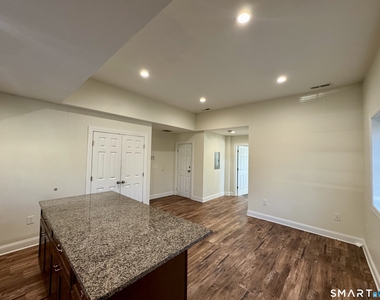 950 Lindley Street - Photo Thumbnail 1