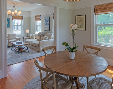 223 West Avenue - Photo Thumbnail 9