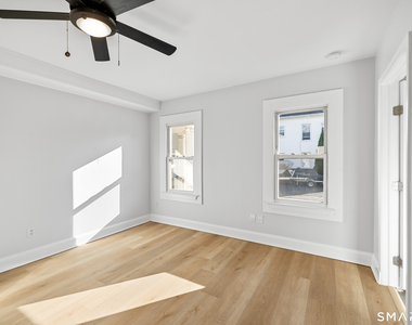 14 Plymouth Avenue - Photo Thumbnail 13
