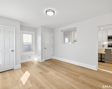14 Plymouth Avenue - Photo Thumbnail 16