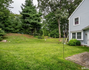 302 Briarwood Court - Photo Thumbnail 21