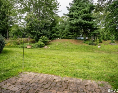302 Briarwood Court - Photo Thumbnail 22