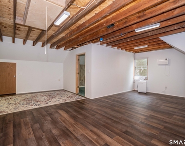 302 Briarwood Court - Photo Thumbnail 15