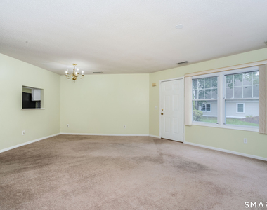 302 Briarwood Court - Photo Thumbnail 3