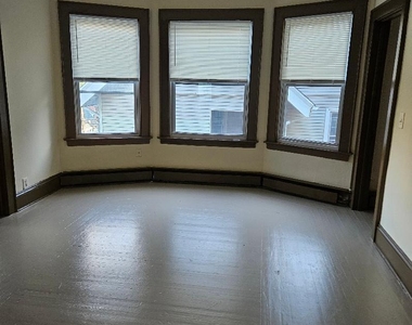 375 Main Street - Photo Thumbnail 2