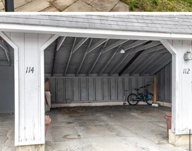 114 Old Farms Lane - Photo Thumbnail 11