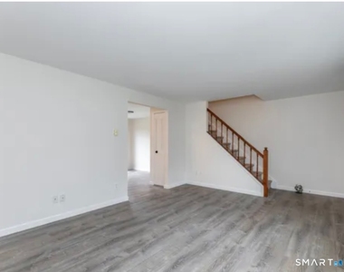 114 Old Farms Lane - Photo Thumbnail 6