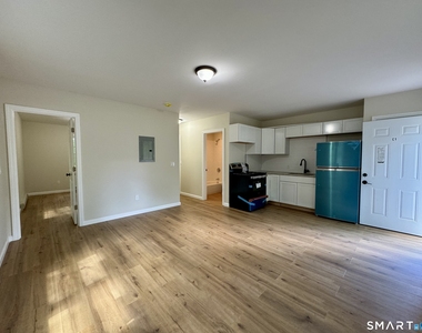 39-41 Waterbury Road - Photo Thumbnail 5