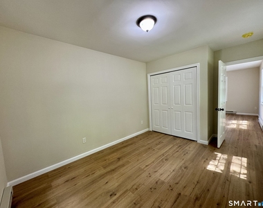 39-41 Waterbury Road - Photo Thumbnail 7