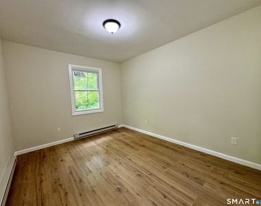 39-41 Waterbury Road - Photo Thumbnail 10