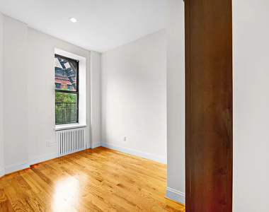 358 West 45th Street - Photo Thumbnail 3