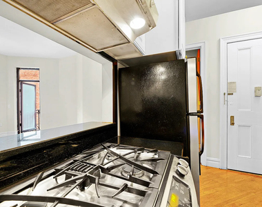 37 West 54th Street - Photo Thumbnail 4